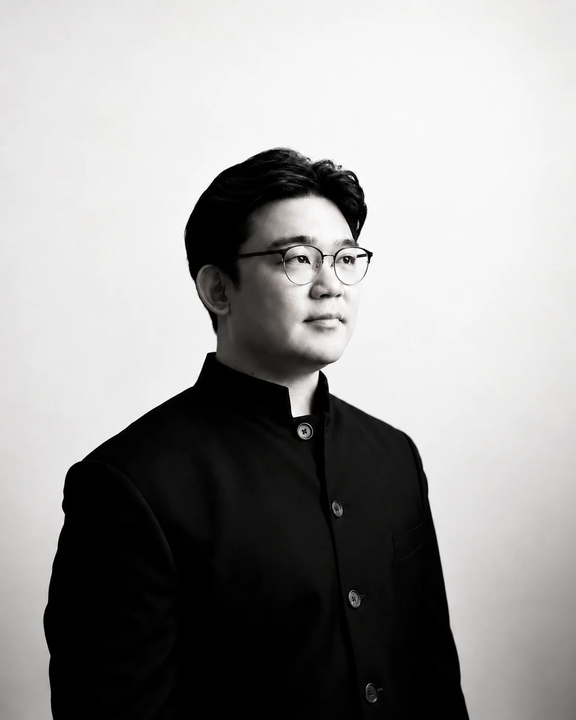 Black-and-white portrait of Sungwook Kim
